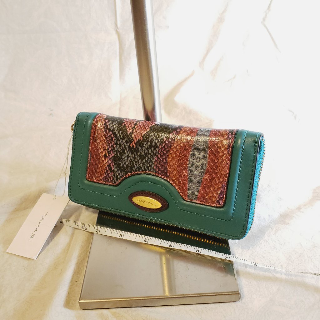 Nwt Tahari Snake Print Leather Zip Wallet